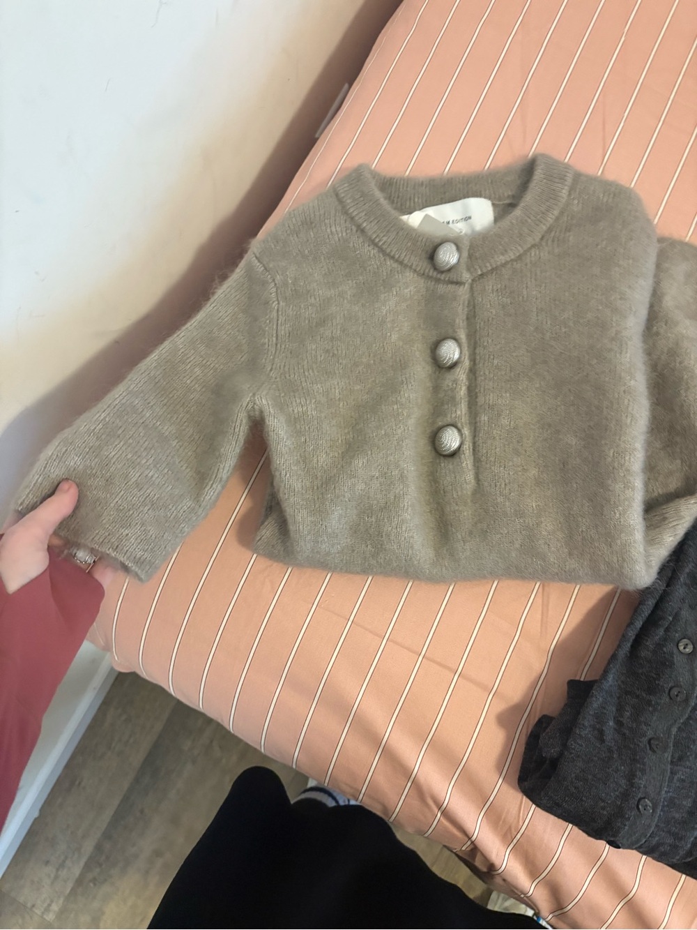 H&m edition lot Women’s mohair Button-Front Cardigan Sweater - Gray & Charcoal - Picture 5 of 9
